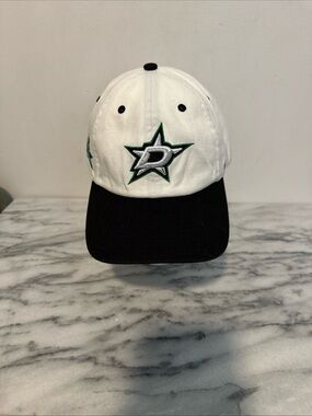 Dallas Stars 47 Brand Hitch Hat
Snapback Retro 16-Bit Pixel
Hockey Player Cap
